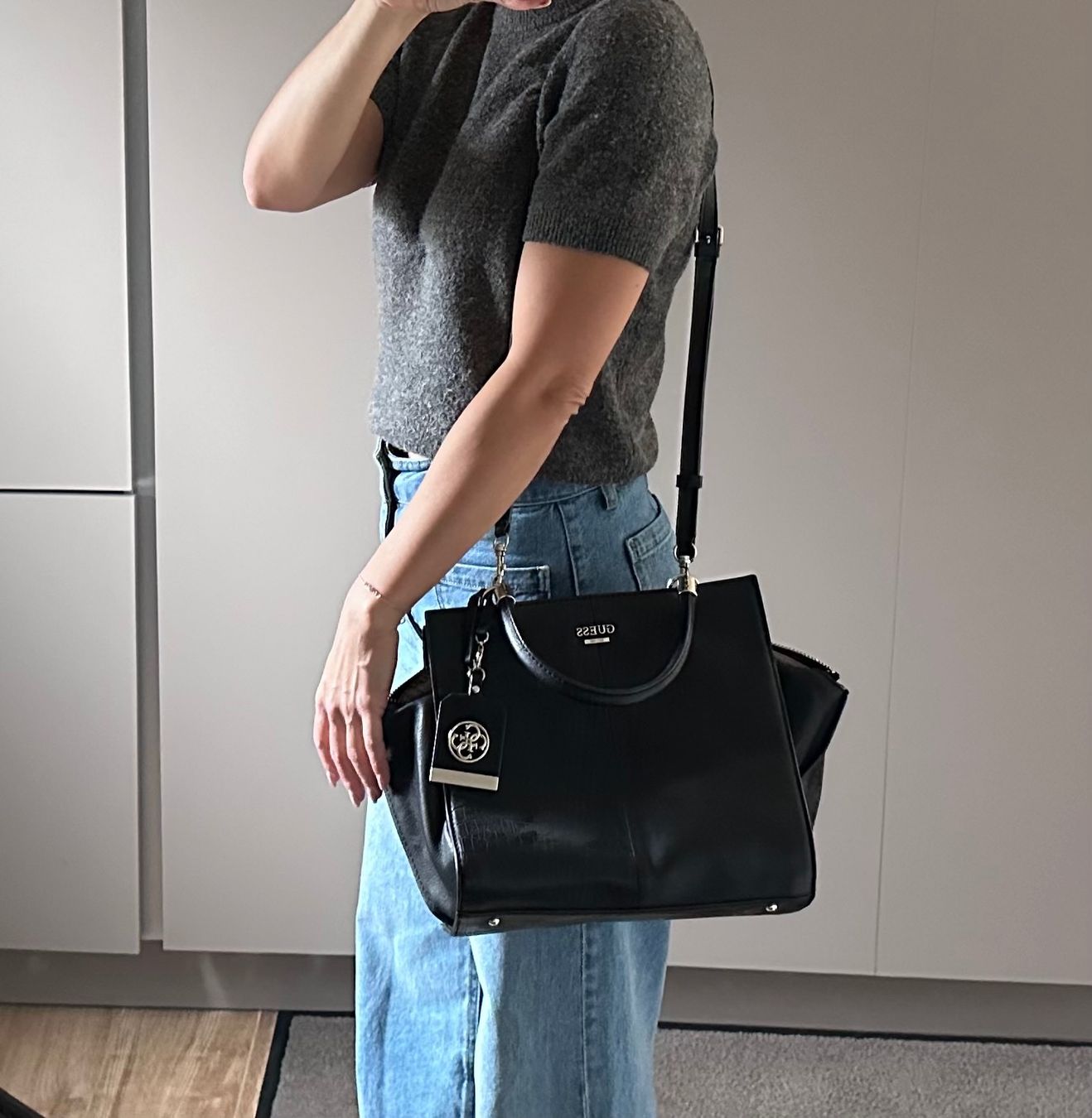 Guess Borse da donna: Sac à main Guess – Nuovo (secondo la descrizione) da Geneveys-Coffrane venduto da sar_rb75 6
