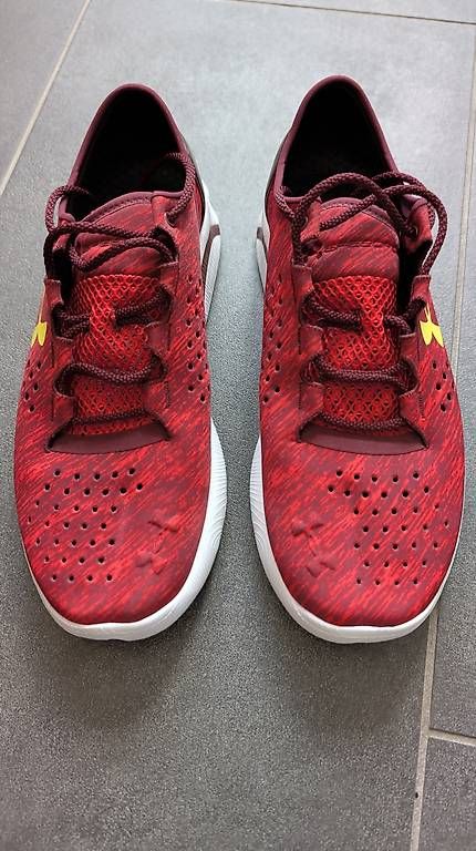 Under Armour Scarpe da uomo: Under Armour Speedform 42.5 – Usato da Aarau venduto da Spumante 1