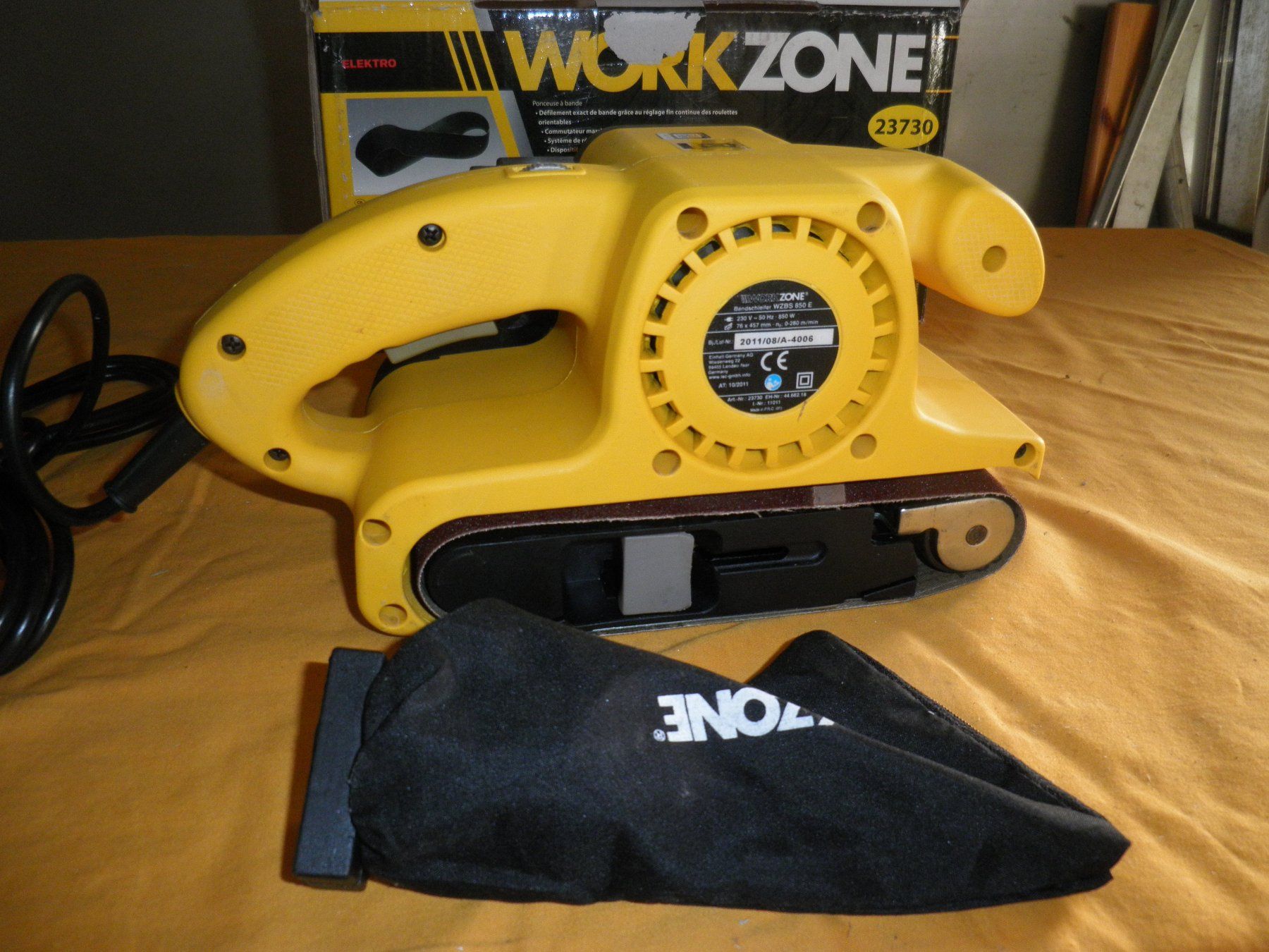 Smerigliatrici & Lucidatrici: Bandschleifer, Workzone. Neu. OVP – Nuovo (secondo la descrizione) da Cadenazzo venduto da Mikeshop