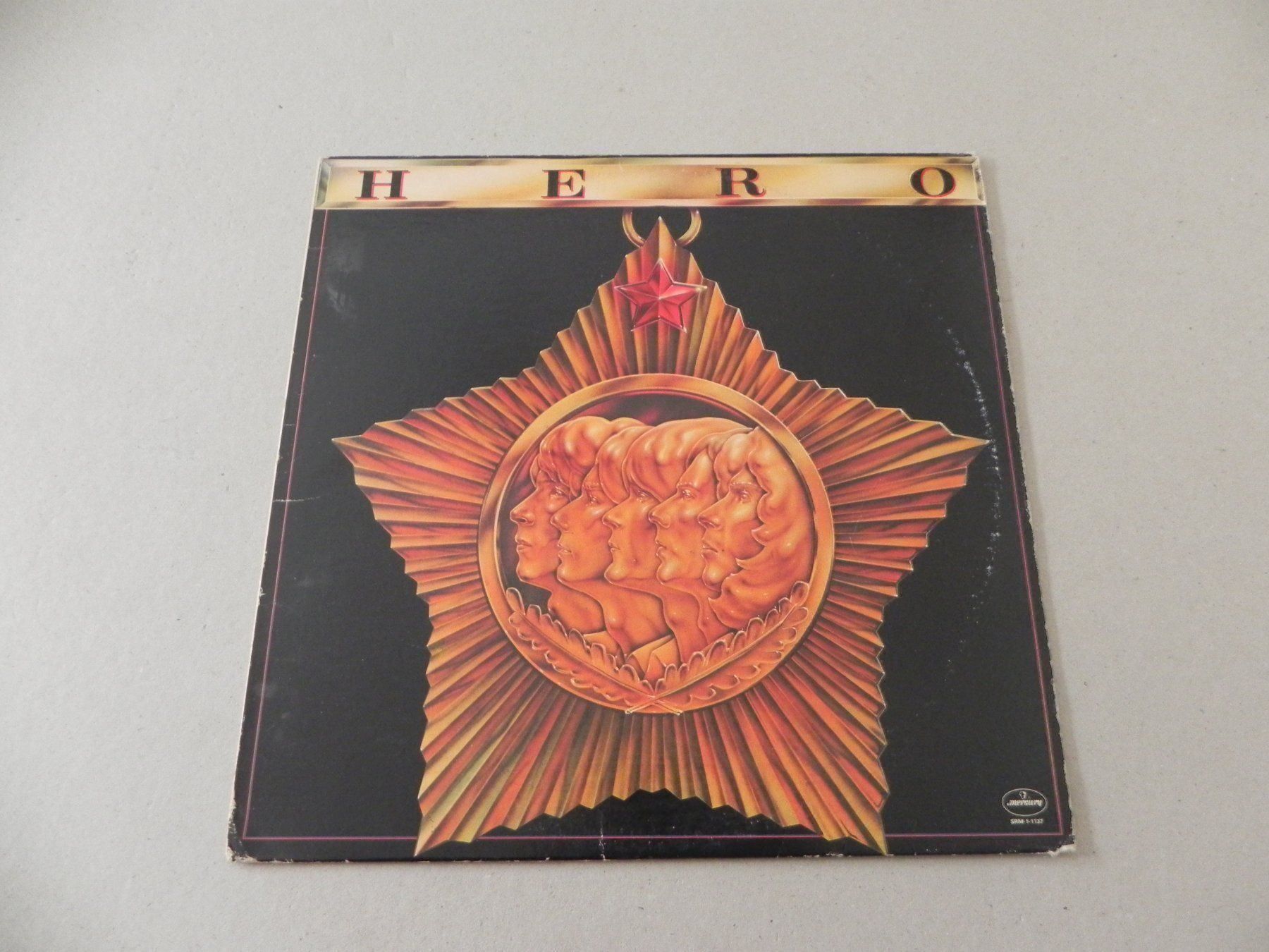 Schallplatten: LP USA Rock Band Hero 1977 – Gebraucht aus Siebnen von krimsie