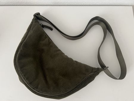UNIQLO UMHÄNGETASCHE olive, cord