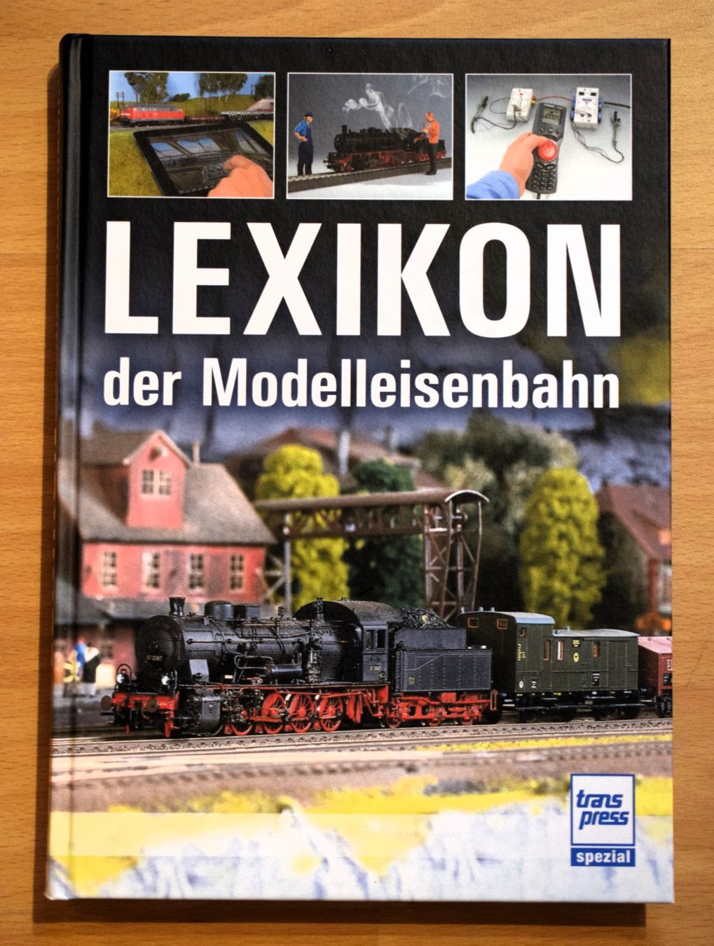 Livres: Lexikon der Modelleisenbahn – D'occasion à Grabs par Fadenquarz