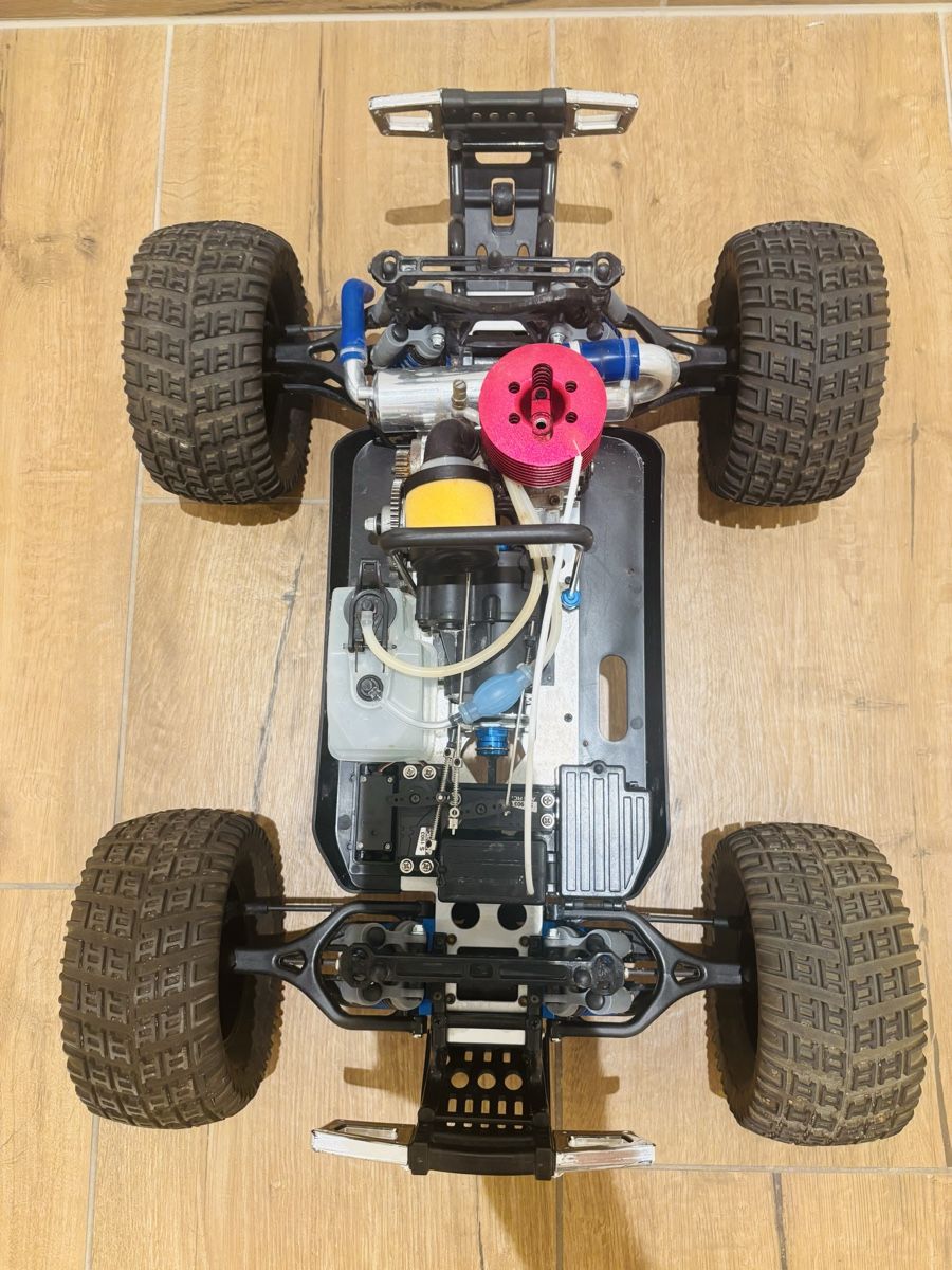 Thunder Tiger RC Kits de montage: Thunder Tiger Sledge Hammer Nitro Monster Truck 1:8 – D'occasion à Lachen SZ par snick44 3