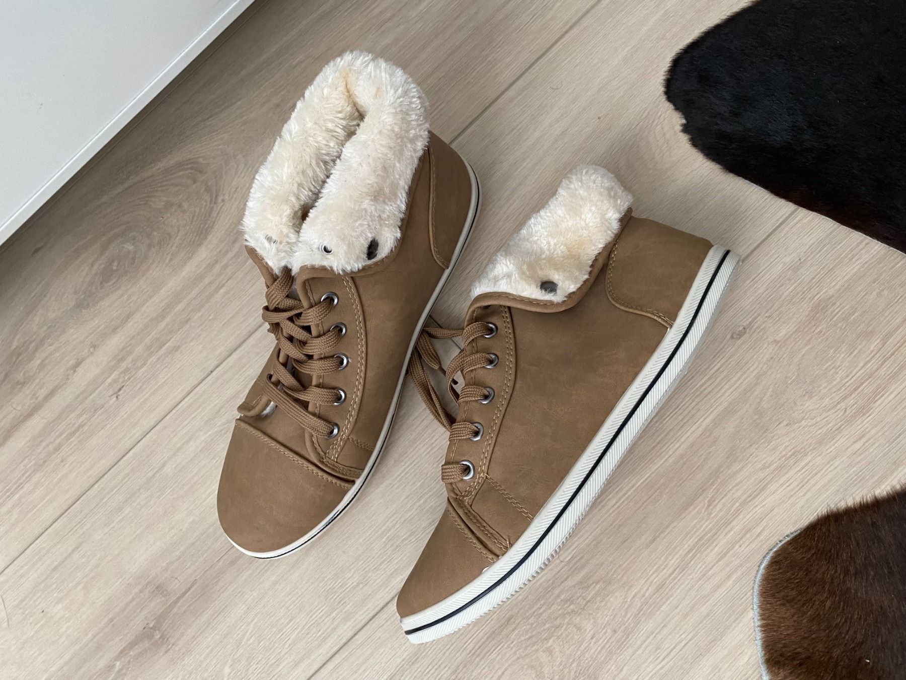 Scarpe da donna: warme Boots Gr. 40 - wie neu – Usato da Füllinsdorf venduto da Sunnebliemli7 2