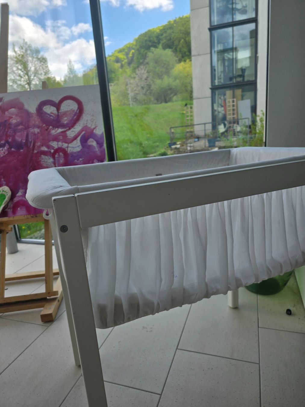 Lits: wunderschönes Babybettchen von Stokke – D'occasion à Belp par jan_bm9v 3
