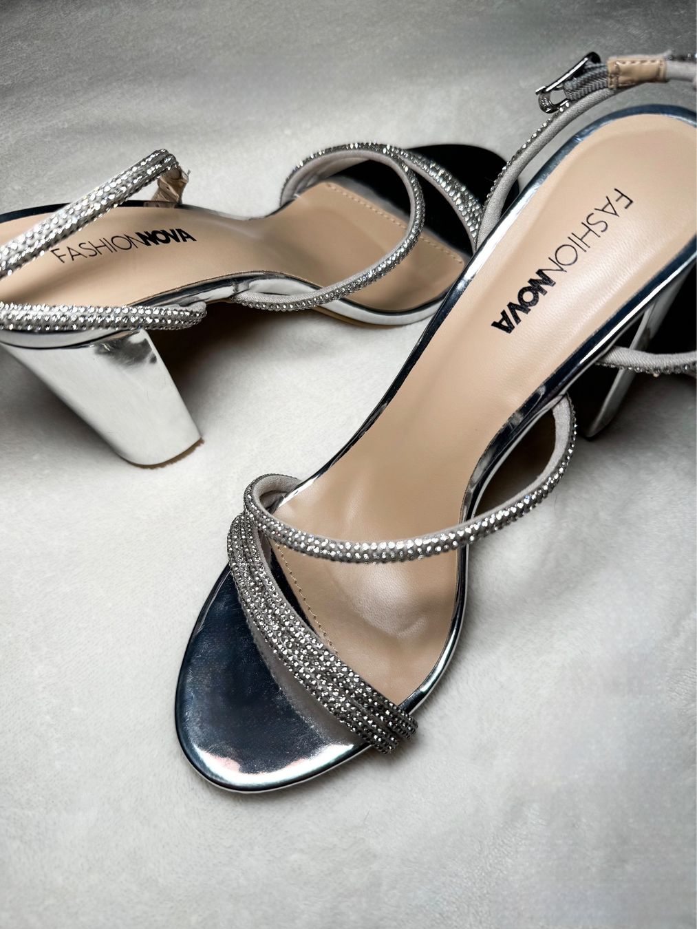 Scarpe da donna: Fashion Nova - Silver High Heels – Nuovo e nell'imballaggio originale da Zürich venduto da CBN_Fashion 1