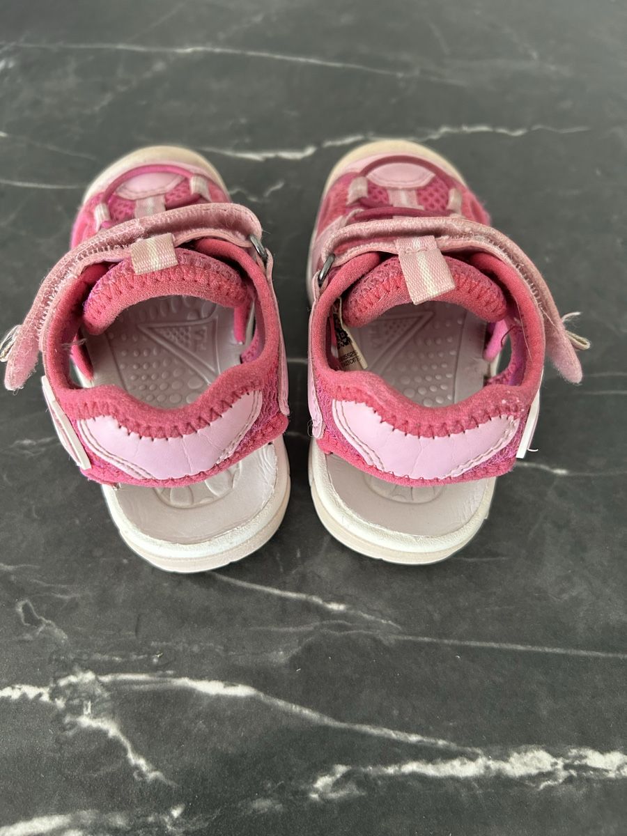 Fila Scarpe per ragazze: Fila Sandalen pink Grösse 22 – Usato da Horriwil venduto da Mel4553 1