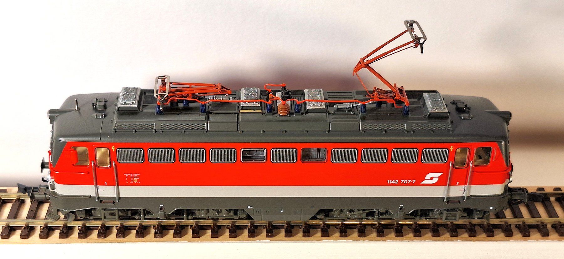 Roco Modellini di ferrovie: ÖBB 1142 mit Modularwagen – Usato da Bern venduto da BahnliebhaberRe420 3