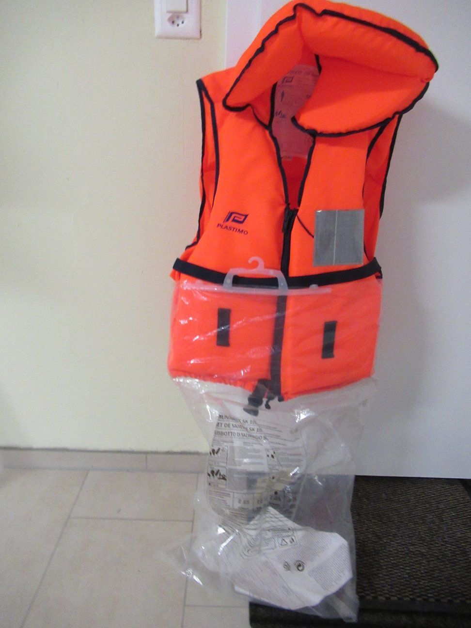 Giubbotti di salvataggio: Rettungsweste neu, Gr. L /  50-54,  100N – Nuovo (secondo la descrizione) da Landquart venduto da Jing 2