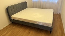 Kingsize Bett 180x200cm inkl Matratze, kaum gebraucht