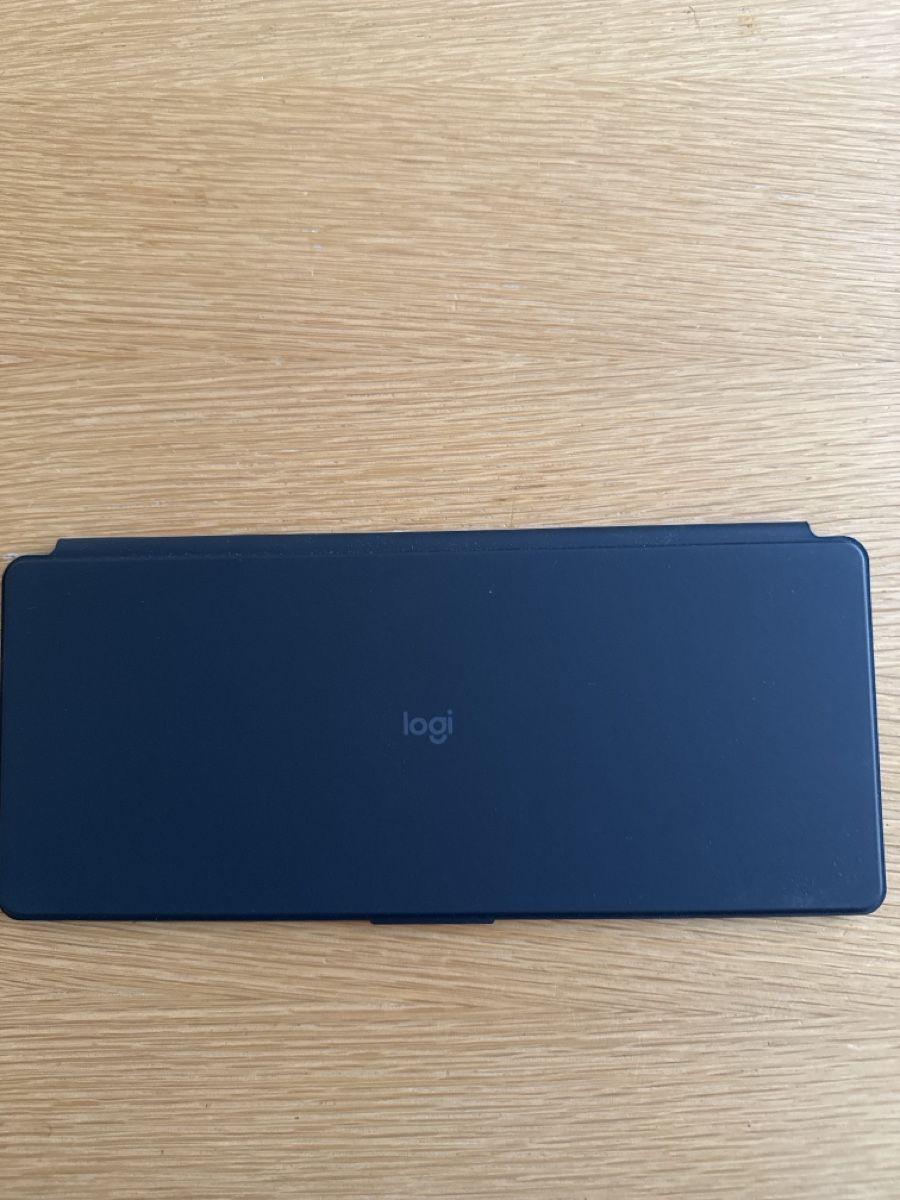 Logitech Tastiere: Logitech Keys To Go 2 for iPad – Nuovo (secondo la descrizione) da Zürich venduto da ann_j9z9 1