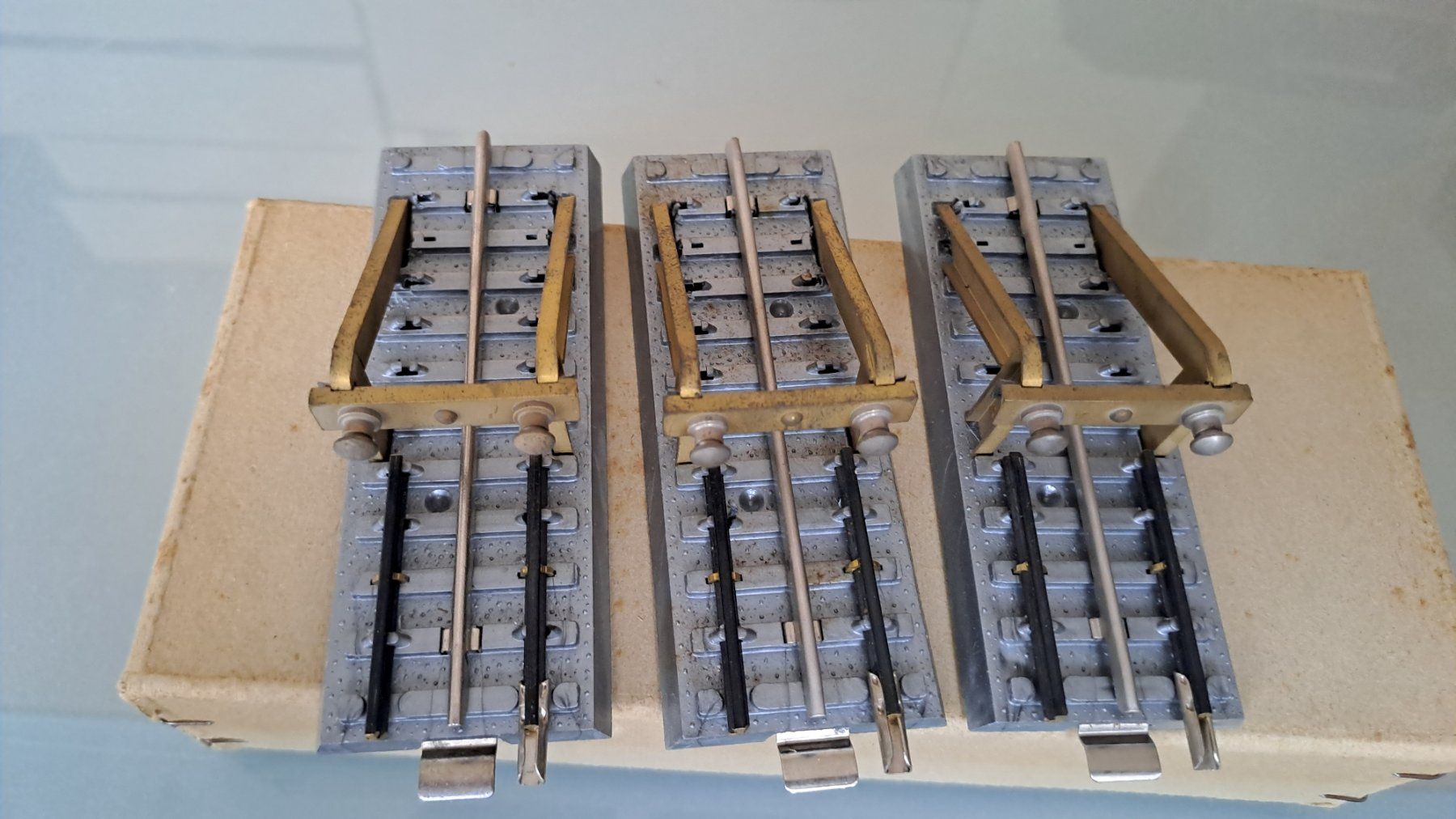 Modelleisenbahnen: Junior 3 Prellböcke / 48 – Gebraucht aus Winterthur von Riebeli333 1