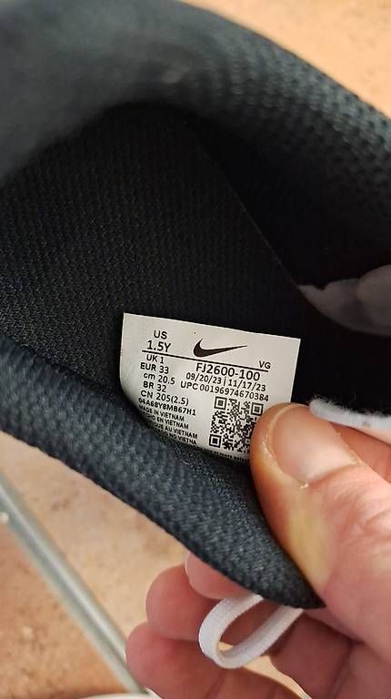 Scarpe per ragazzi: Fussballschuhe kinder grösse 33 nike – Usato da Kölliken venduto da minimeee 1