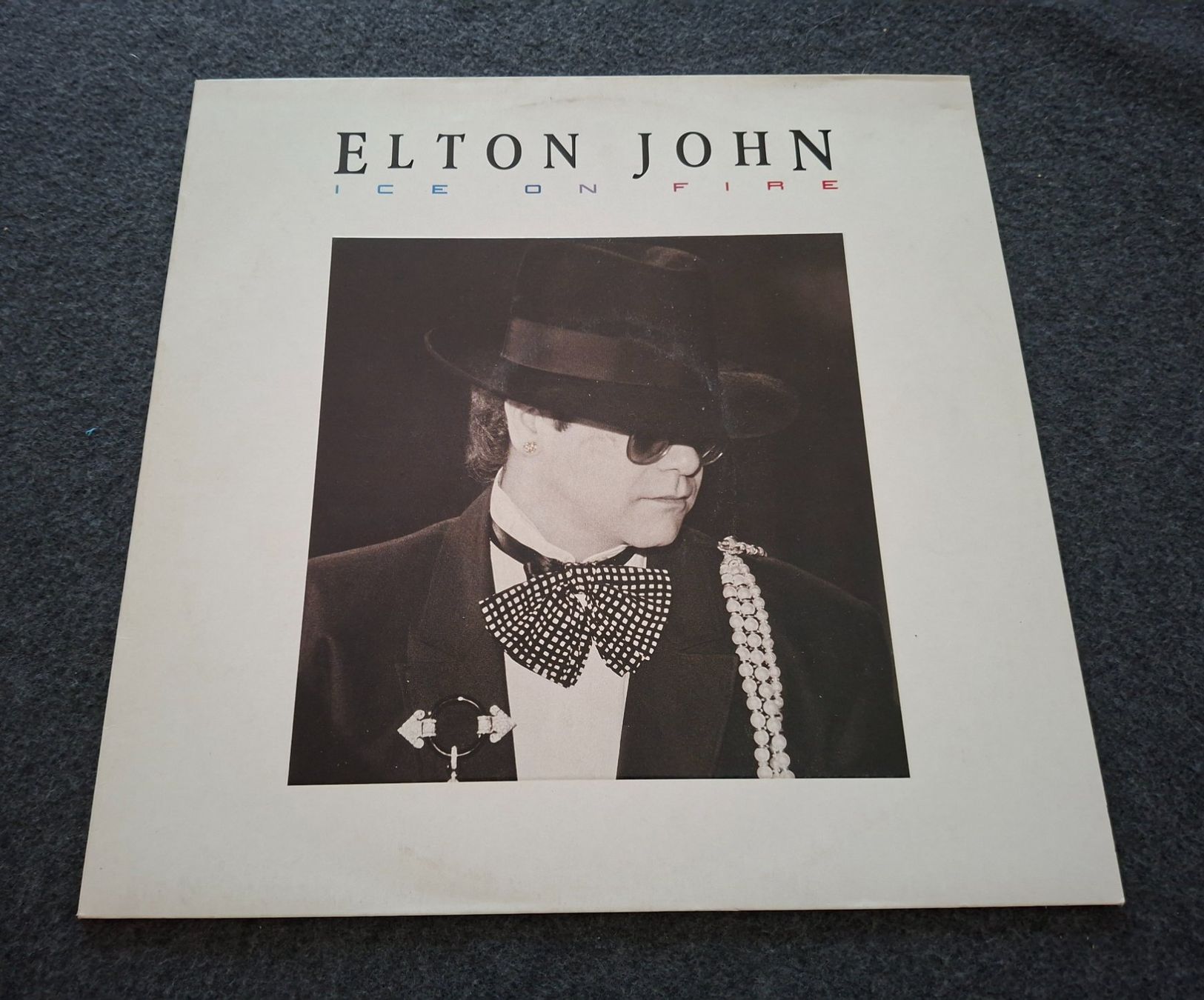 Dischi in vinile: Elton John, Ice on Fire, LP – Usato da Merenschwand venduto da lea61