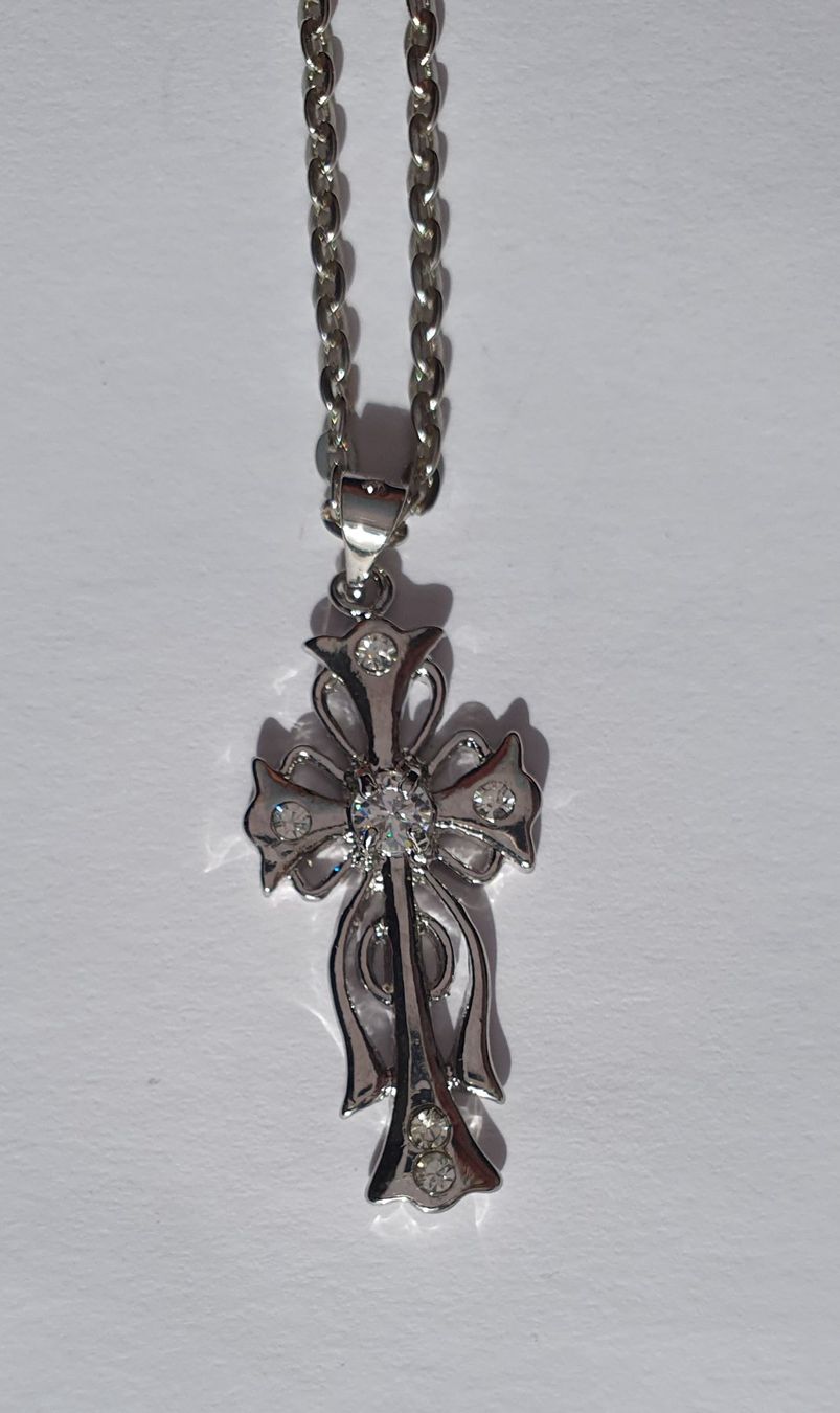 Catenine: Kette mit Kreuz Anhänger – Nuovo e nell'imballaggio originale da St. Margarethen TG venduto da Schachmatt 1