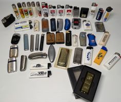 Sammlung Werbe- & Sammlerfeuerzeuge Marlboro,Camel,Winston…