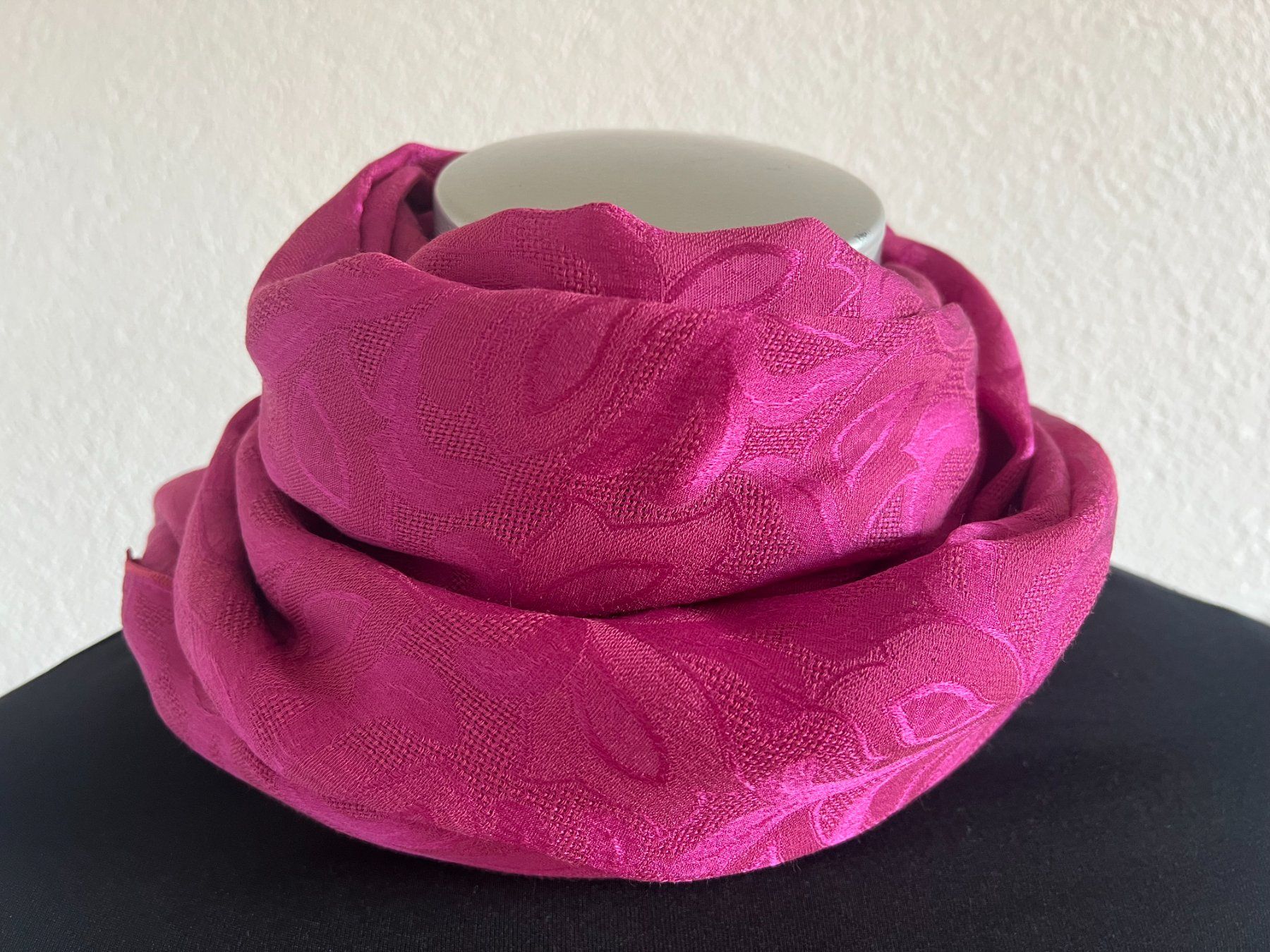 Colora Foulards, Tücher & Schals: Colora Schal, 68% Seide, Dunkelpink, NEU – Neu und originalverpackt aus Worb von farben20zauber 3