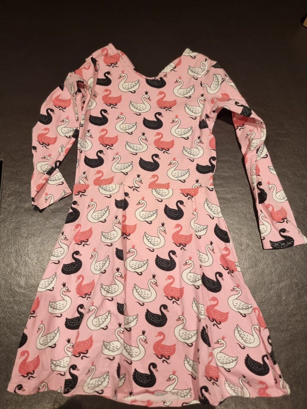 Vestiti & Gonne: Selfmade Kleid Schwan, ca. 122 – Usato da Buttikon SZ venduto da Limo180