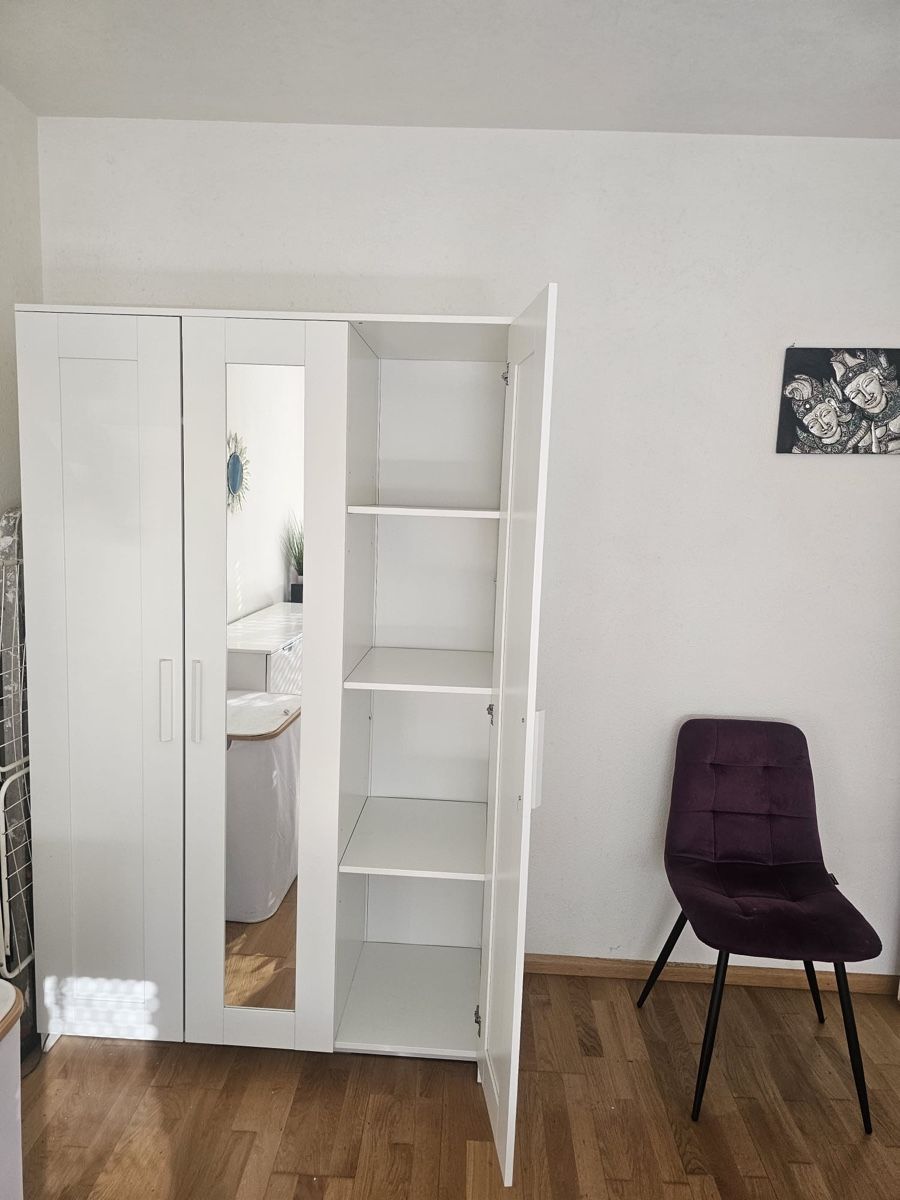 Armadi: Platzsparender BRIMNES Kleiderschrank – Usato da Riehen venduto da tie_9ytz 1