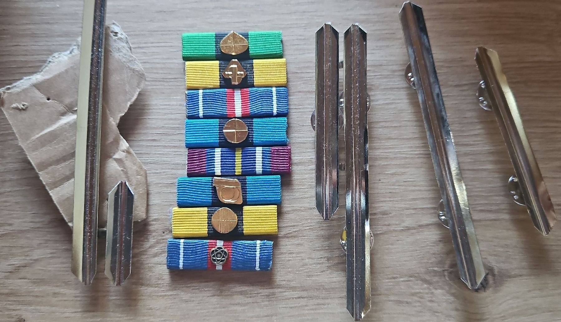 Schweizer Armee Placchette & Badge: Div. Militär Abzeichen – Usato da Emmenbrücke venduto da BaconCola