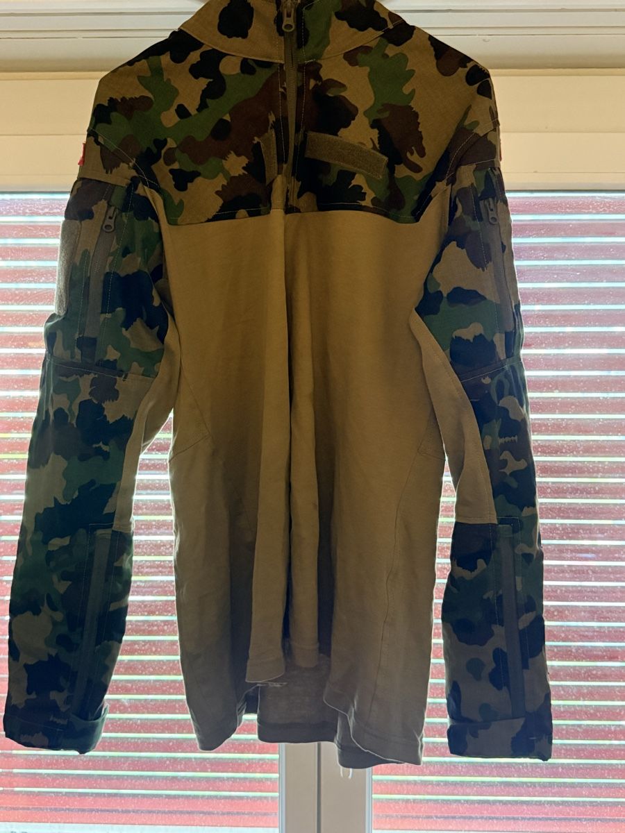 Uniformen: Chemise de combat Tigertec Swiss Camo 90 – Gebraucht aus Sion von foo_j65g