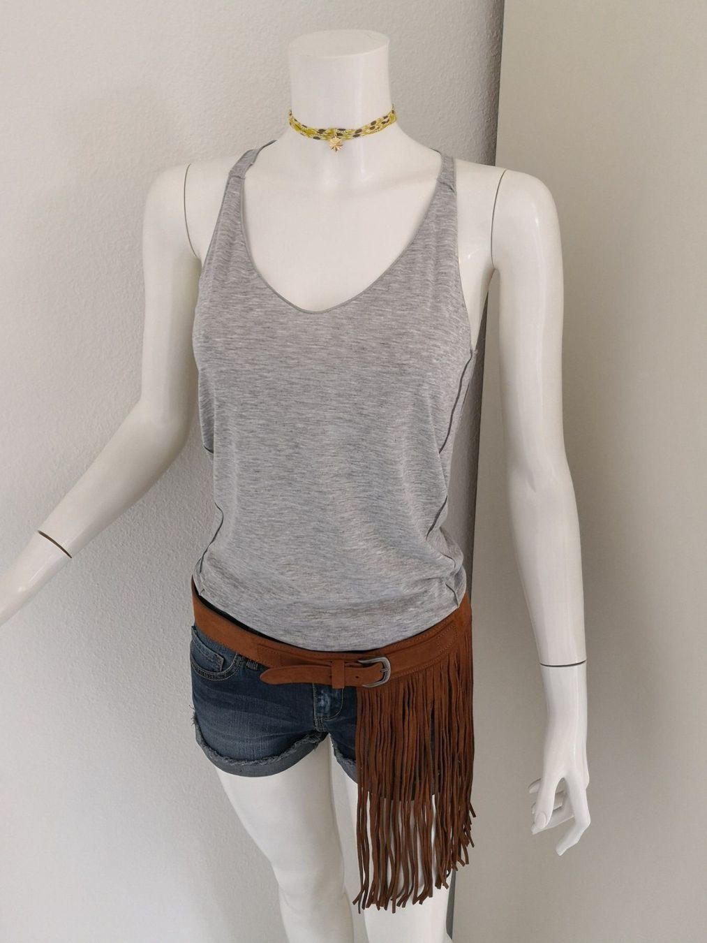 Mango Top: 🤩MANGO TANK TOP HELLGRAU & V-SCHNITT NEU & PRADA P. – Nuovo (secondo la descrizione) da Olten venduto da Naja-Twins-Twins 1