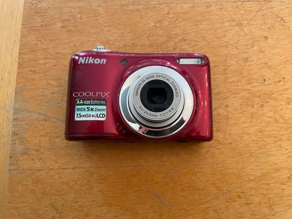 Nikon Kamera: COOLPIX L25 Nikon rot Digitalkamera – Gebraucht aus Reinach BL von colmarer 2