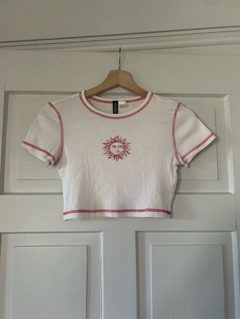 H&M Divided Crop Top, weiss mit Sonne, Grösse S, Sommer!
