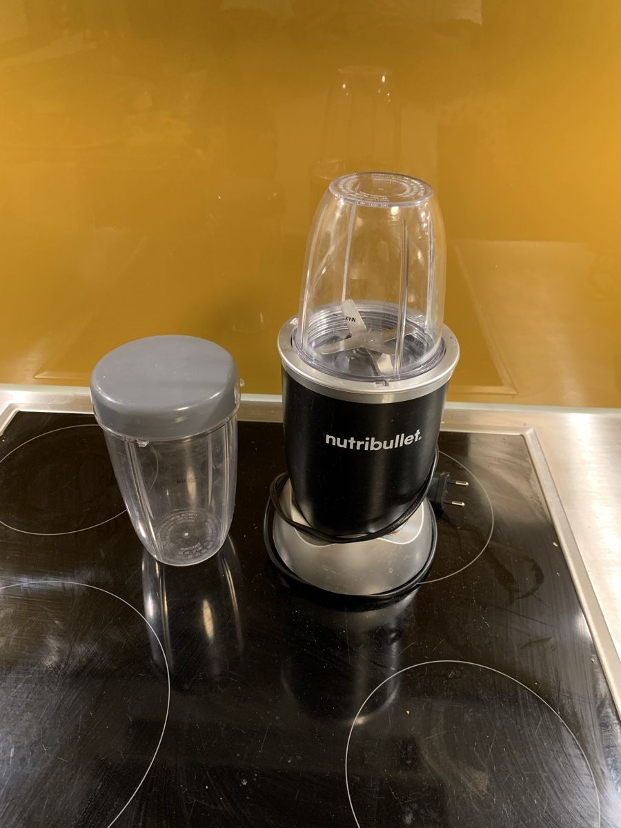 Nutribullet Küchengeräte: Frullatore Nutribullet nero con accessori usato – Gebraucht aus Dübendorf von gia_p6ty