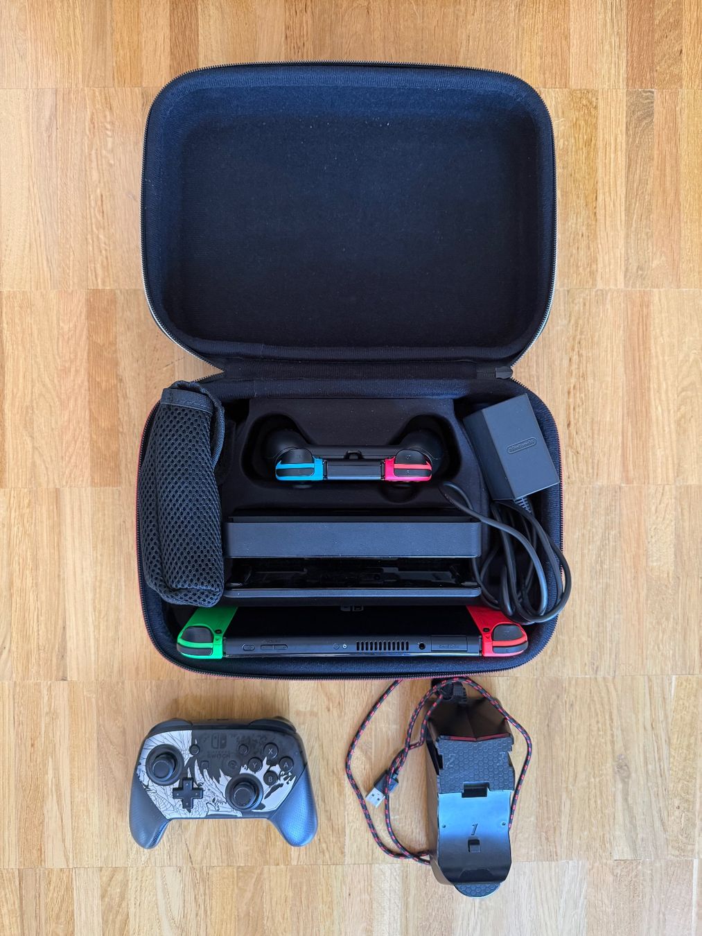 Nintendo Konsolen: Nintendo Switch OLED Bundle | 512GB | 4 Joy-Cons | Pro Contr – Gebraucht aus Zollikofen von Audrelius 1