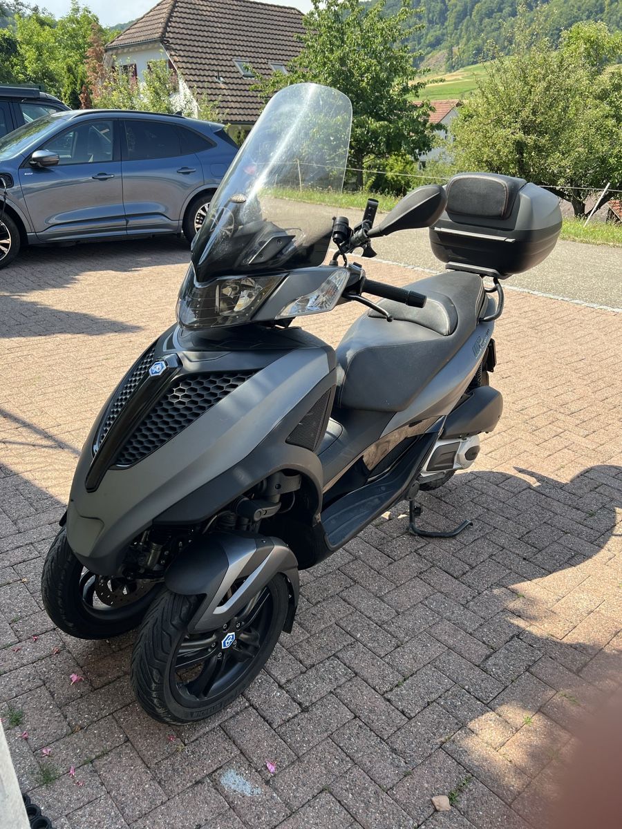 Best HD Pictures about  Piaggio Mp3 Gebraucht  with No AI Images