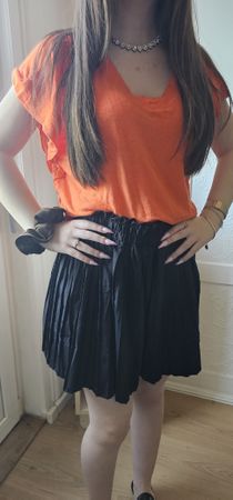 Summer essential! Black pleated shorts akirt size L/xl, 