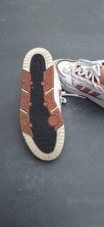 Scarpe da uomo: Adidas Herren Sneaker, Grösse 42.5 – Usato da Basel venduto da vicentemarti 1