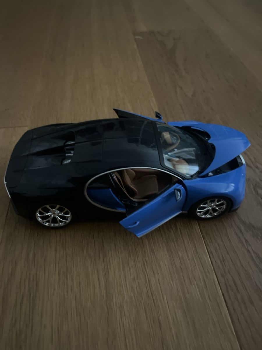 Bugatti Modellini d'auto: Spielzeugauto Bugatti Chiron blau-schwarz gebraucht – Nuovo (secondo la descrizione) da Arth venduto da Windig 1