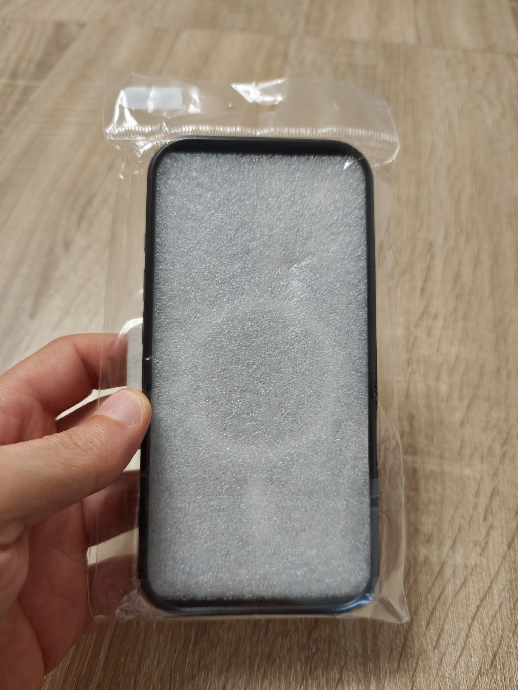 Apple Covers & Schutzfolien: iPhone 16pro Silikonhülle - black – Neu und originalverpackt aus St. Antoni von Animalisch 1