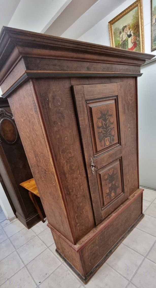 Armadi: Alter Schrank Bauernschrank aus Bern – Usato da Flums venduto da Flumsantik 1