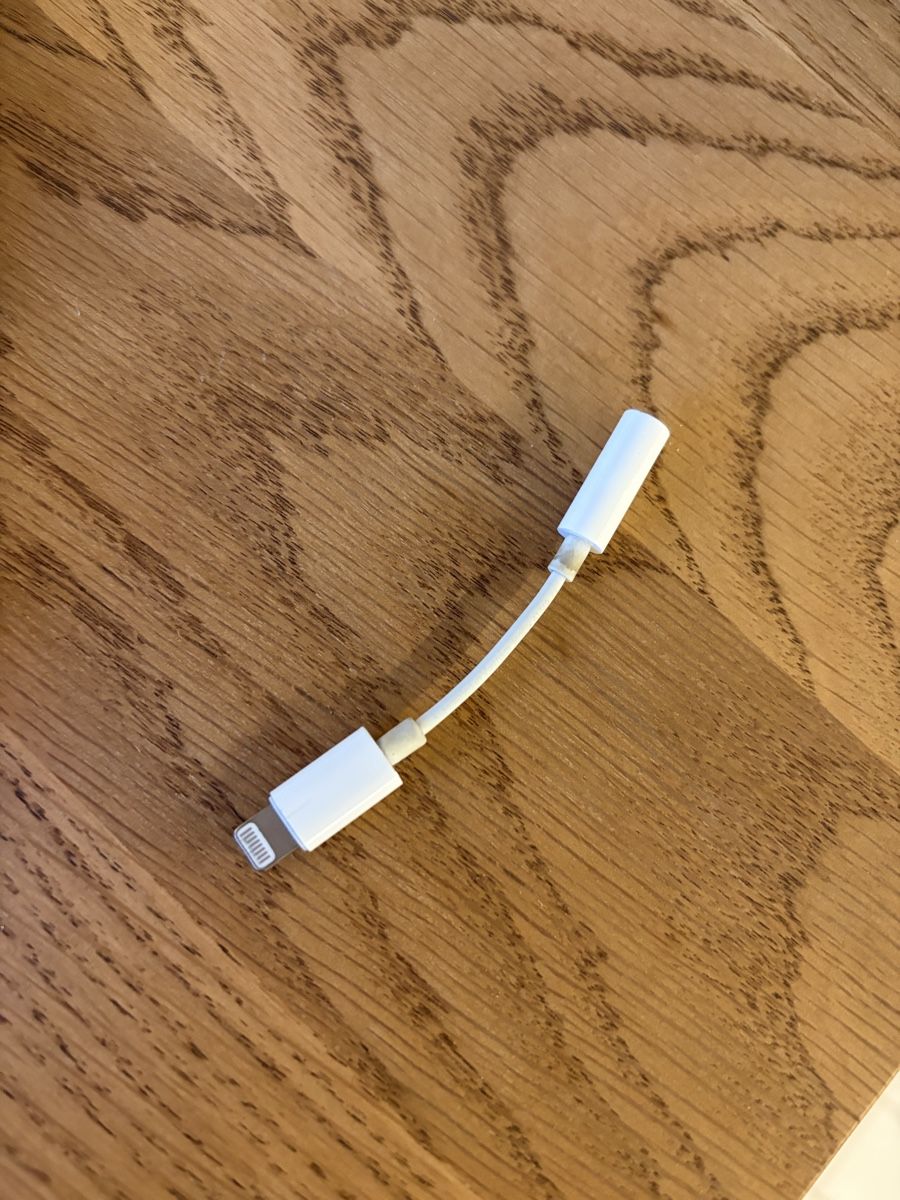 Apple Lecteurs & Adaptateurs: Aux zu Lightning  – Neuf (Voir description) à Wangen b. Olten par oli_f9b8