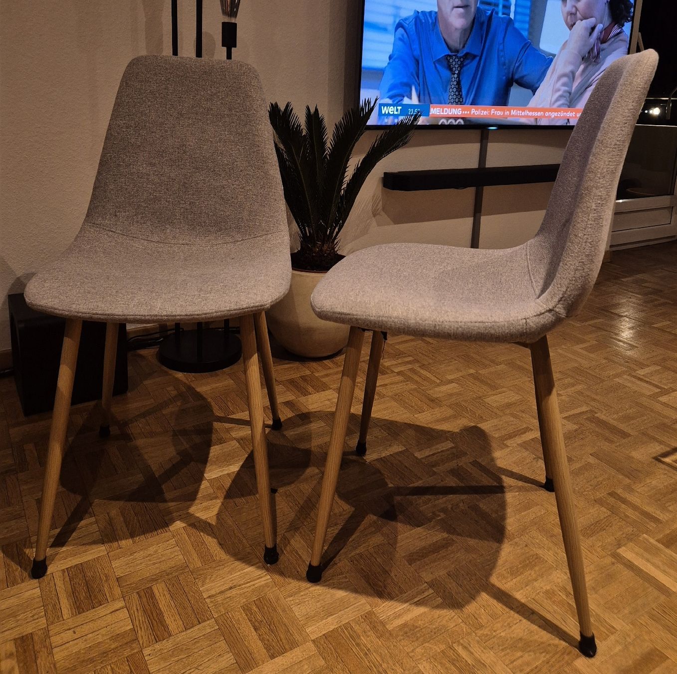 Stühle: 2 Stühle  – Gebraucht aus Zürich von 8055_ZH 1