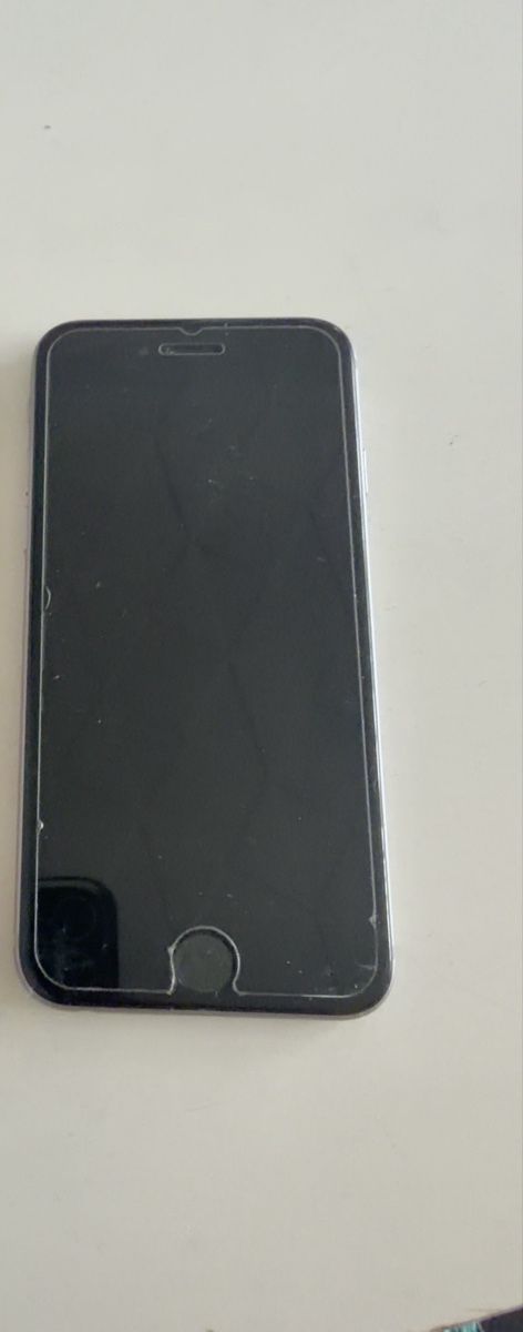 Apple Portables: Iphone 6 – Défectueux à Oberwil BL par Chiiaarraa