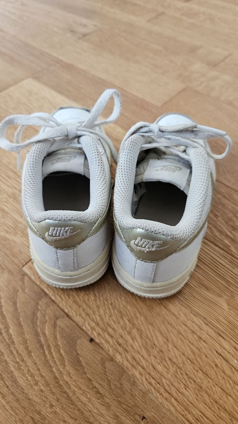 Nike Scarpe da uomo: Nike Air Force 1 Kinderschuhe, Grösse 26 EU – Usato da Frenkendorf venduto da Julesrules84 2