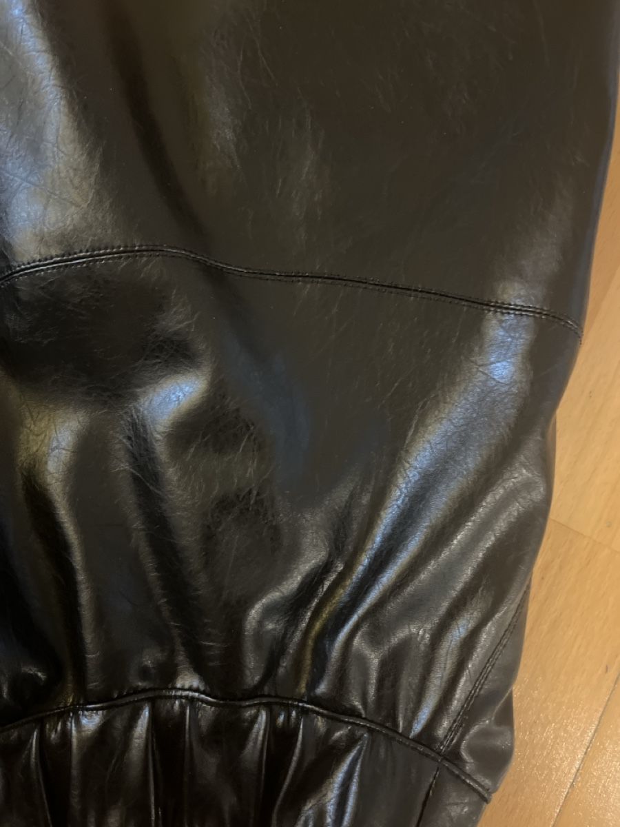 H&M Gonne: Schwarzer Minirock in Lederoptik, Grösse 34, H&M Edition – Usato da Kilchberg ZH venduto da asrael02 2