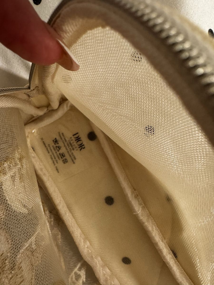 Dior Custodie per cosmetici: Dior Necessaire Bestickt – Nuovo (secondo la descrizione) da Richterswil venduto da dil_vc79 4