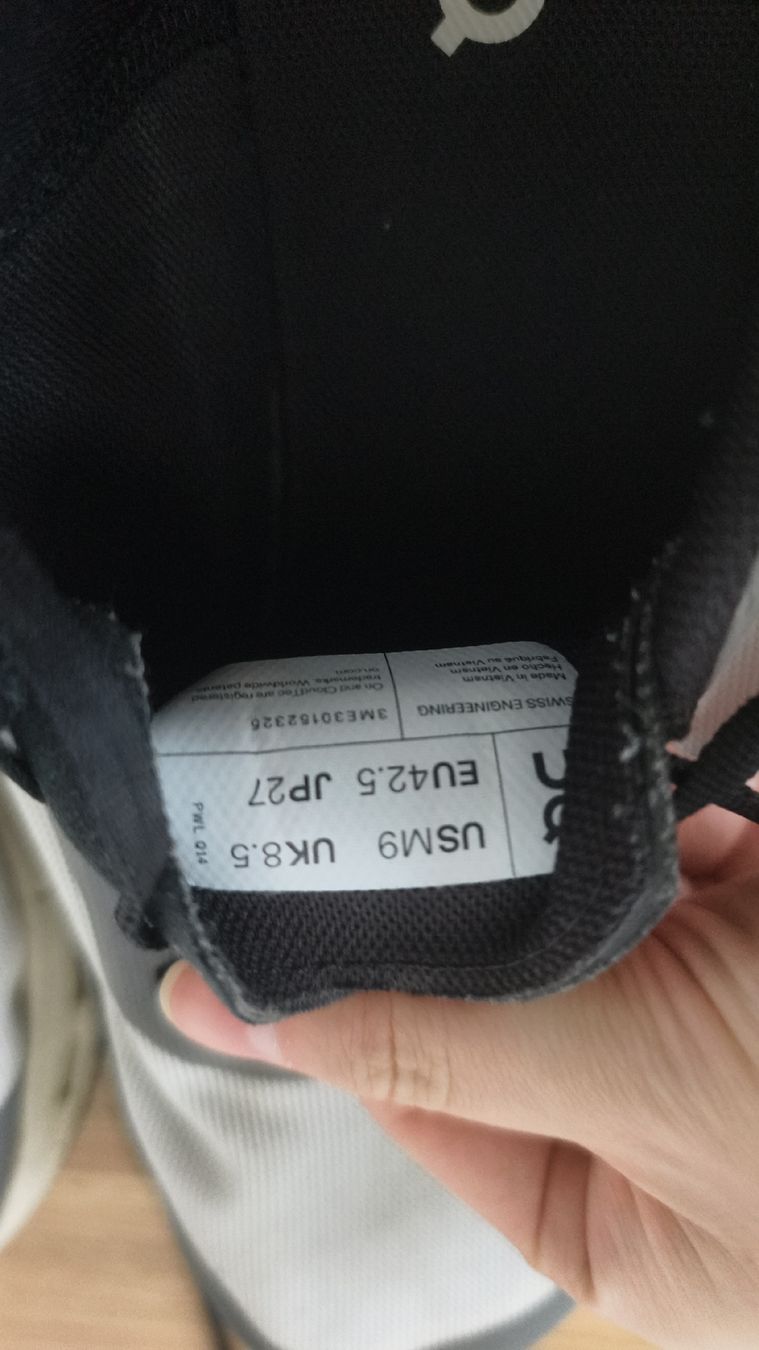 On Scarpe da uomo: On Cloudnova Form2 Running Shoes - Size EU42.5 – Usato da Erlenbach ZH venduto da rem_p5dd 5