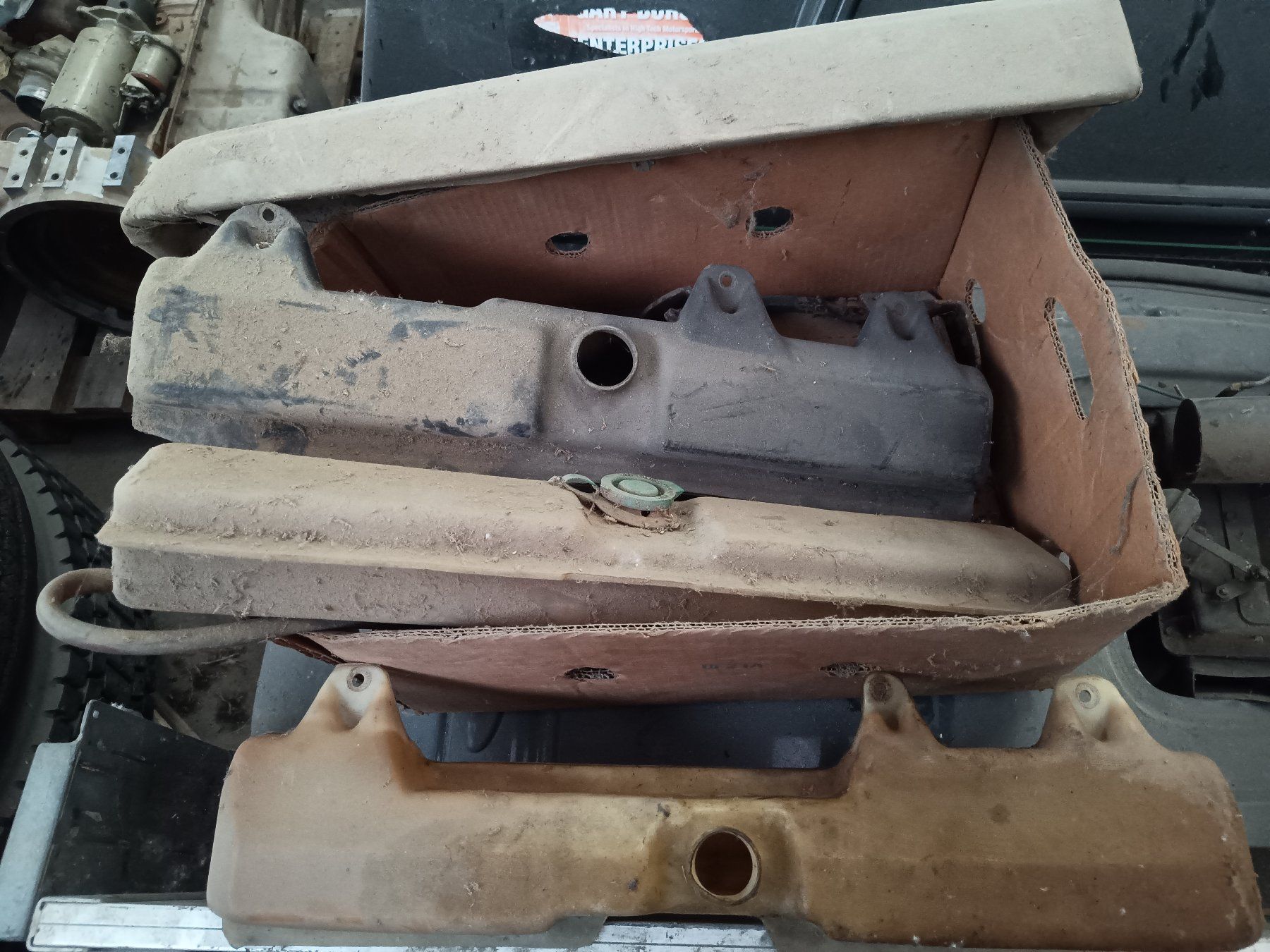 Dodge Tutti pezzi di ricambio auto: Dodge Ramcharger Dodge Ram W / D – Difettoso da Buchs SG venduto da ClassicGarageHauser 7