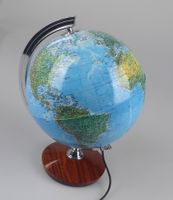 Globus Tischleuchte