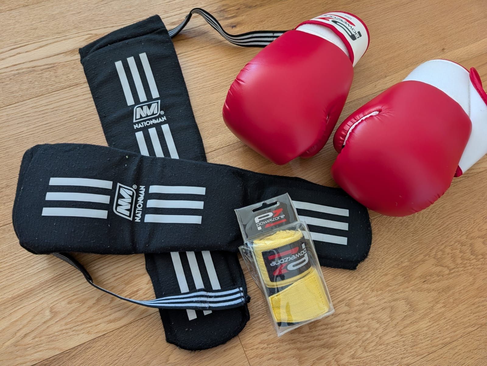 Guanti & manicotti: Boxhandschuh, Shin Pads, Handgelenkschutz – Usato da Brig venduto da abc-sdt