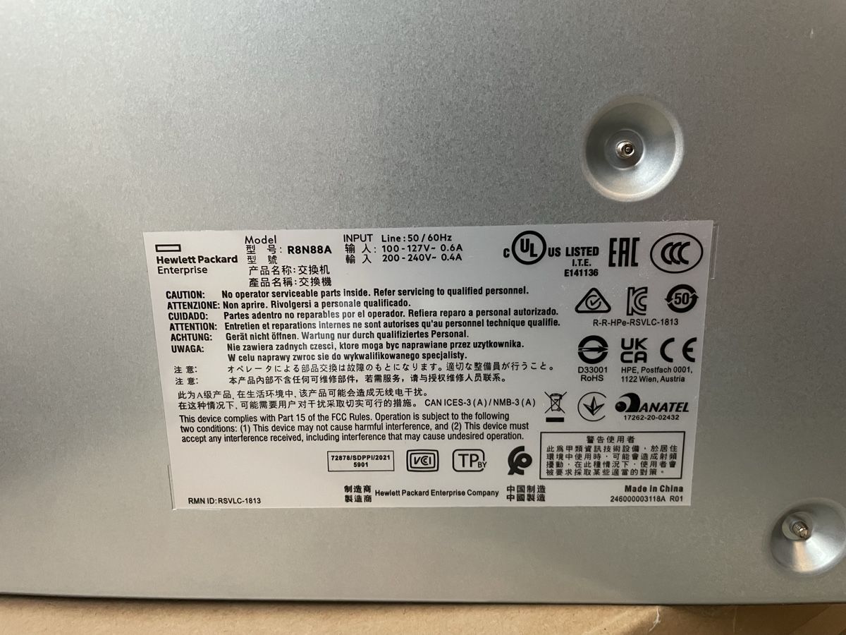 Aruba Modem & Router: Network Switch - Aruba 6000 24G 4SFP – Nuovo (secondo la descrizione) da Zürich venduto da tbs.spr 4