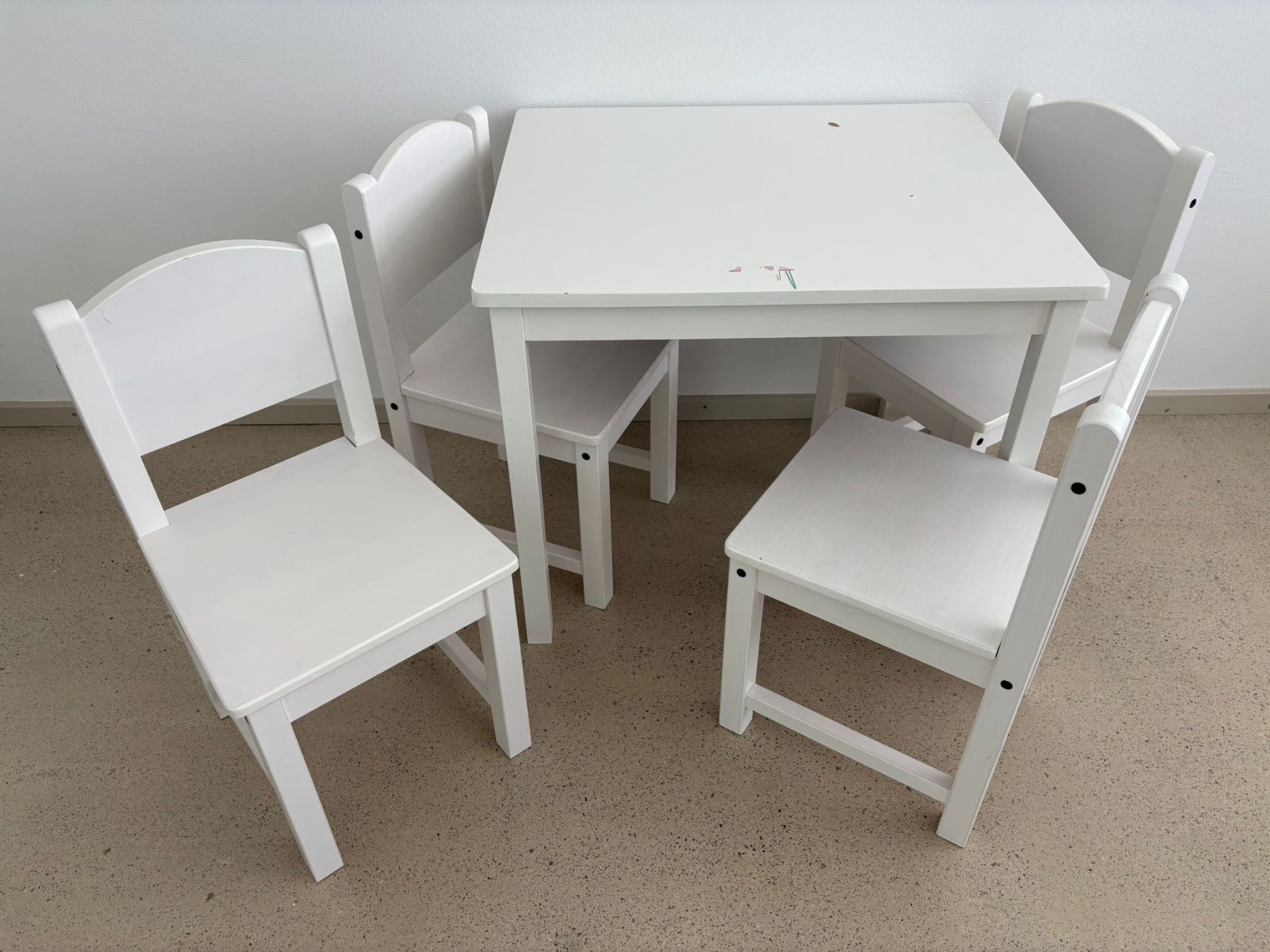 Ikea Tavoli: Kindertisch IKEA Sundvik inkl. 4 Stühlen – Usato da Zürich venduto da fbo24