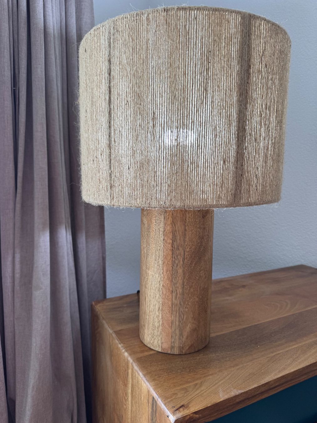 Maisons du monde Lampade: Mango Holz Lampe mit Naturfaserschirm, wunderschön er – Nuovo (secondo la descrizione) da Aarau venduto da Lolaa01