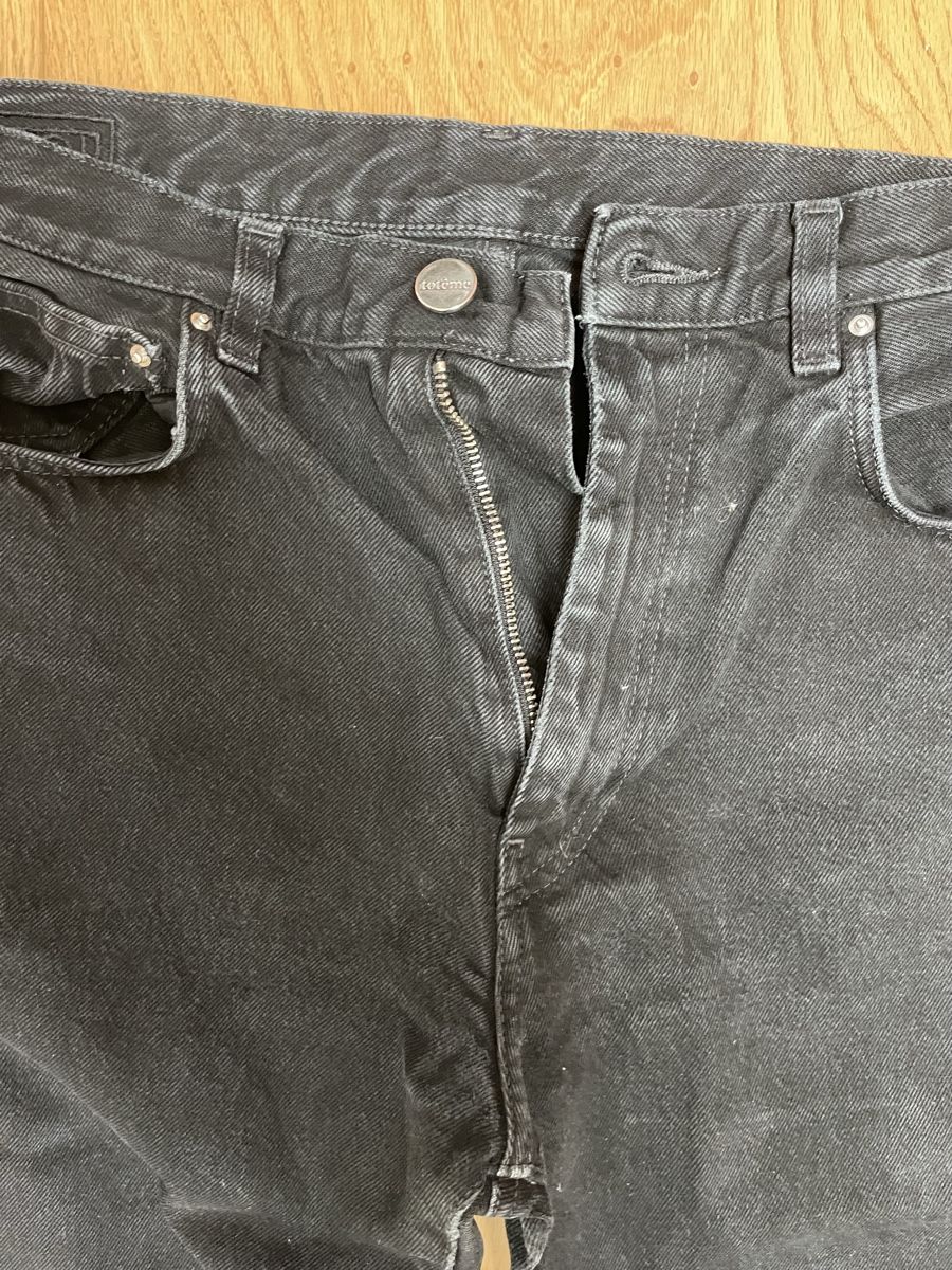Totême Jeans: Totême straight black jeans 28/32 – Usato da Yverdon-les-Bains venduto da pen_bbz8 1
